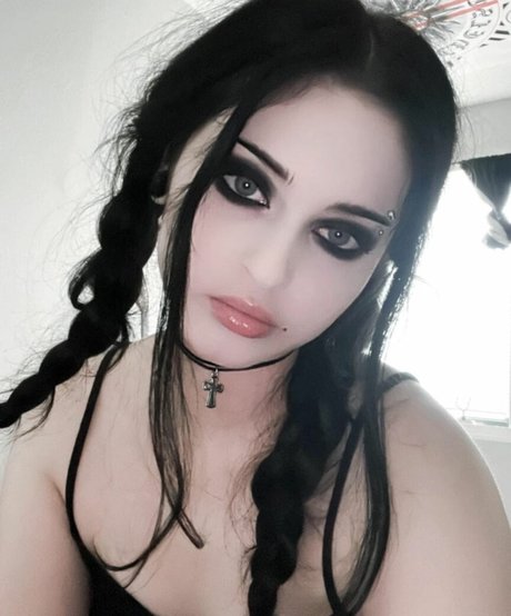 Bleachb0n3s pornographic model pictures