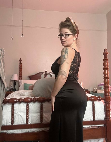 denalireesefree sexy model image