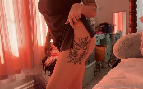 denalireesefree pretty model pics