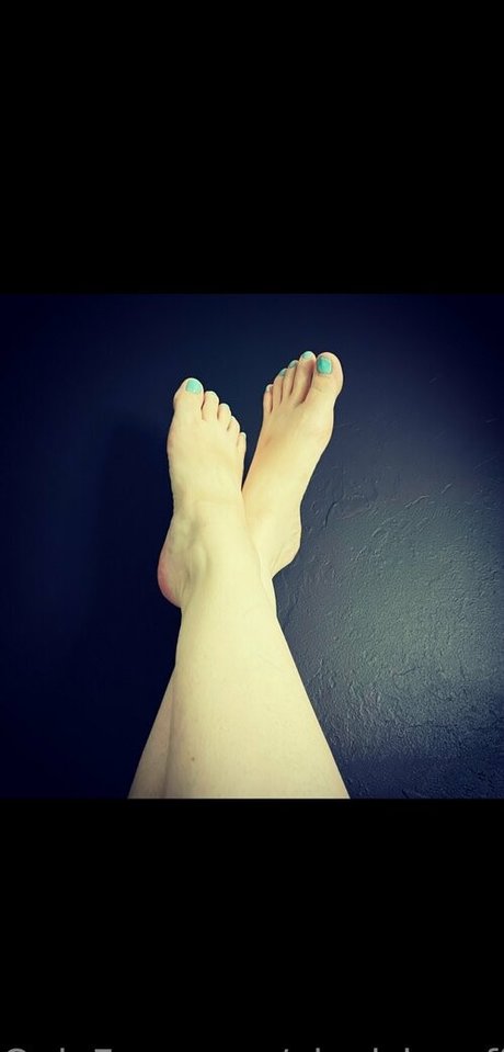 alexisjoyofficial model nude pic
