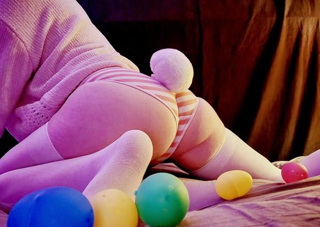 Bootystar G pornstar naked pic