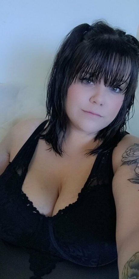octobermae nude pornstar image