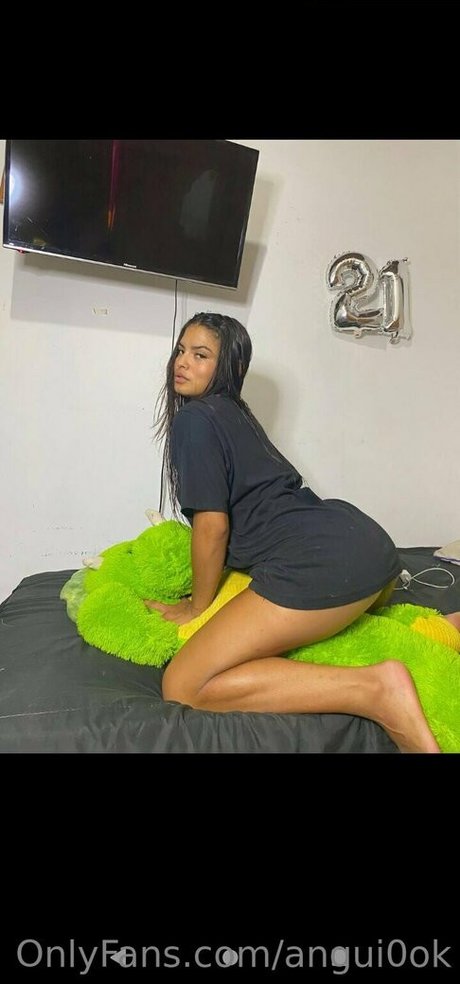 angui0ok naked model gallery