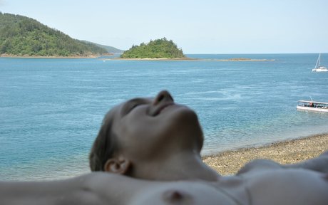 Teresa Palmer star art photos