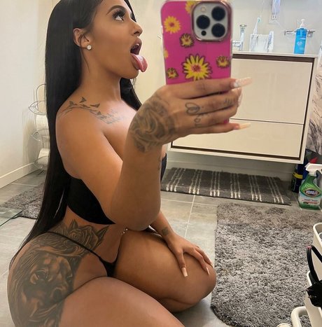 Princess A1naniee pornstar photo