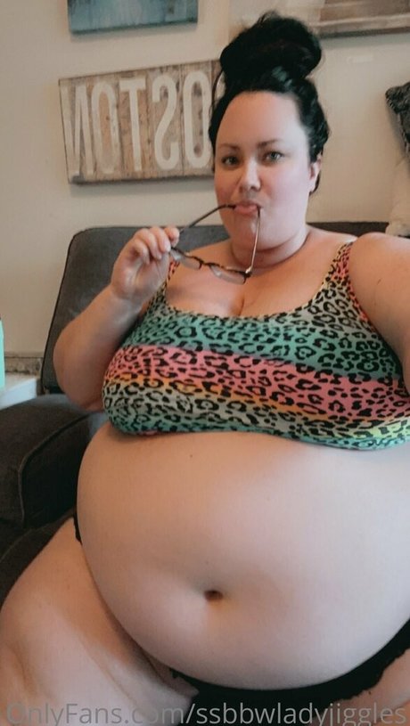 ssbbwladyjiggles nude pornstar galleries