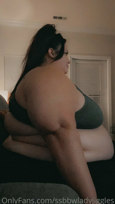 ssbbwladyjiggles nudes model galleries