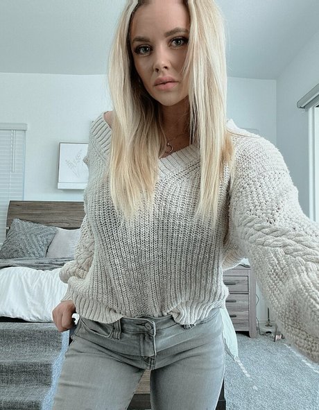 alexismonroexx star hot pic