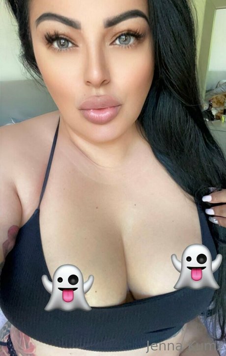 thick jennakumz model porn photo