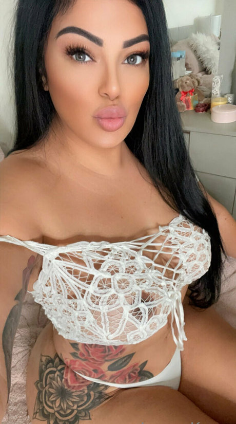 thick jennakumz exclusive model photos