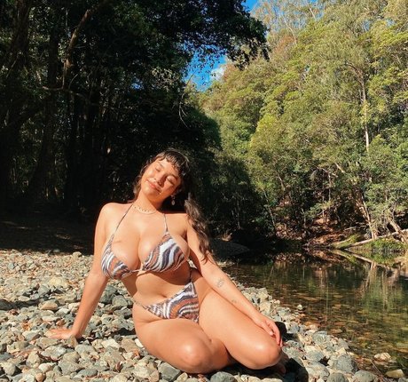 Lotti Loka pretty star gallery