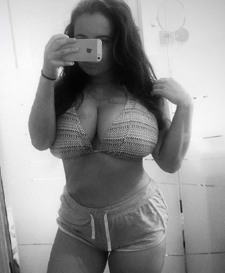 Tiffany Harrison model nude photos