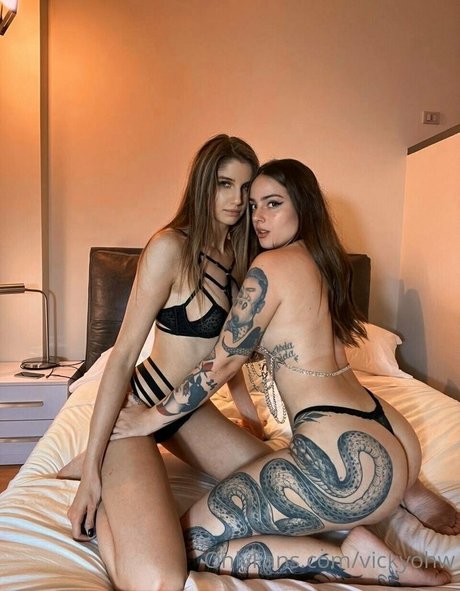 vickyohw pornographic model pictures