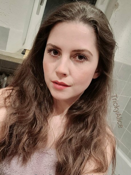 trickyalice free hot star picture