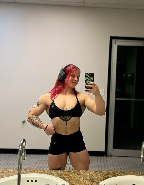 fitbycharlotte naked star pics
