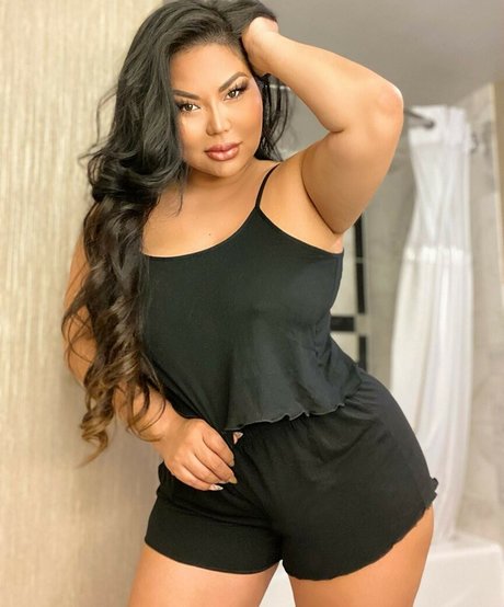 Mizuki Brown pornstar images