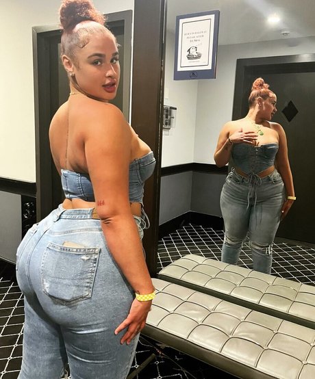 janaevic pornstar adult picture