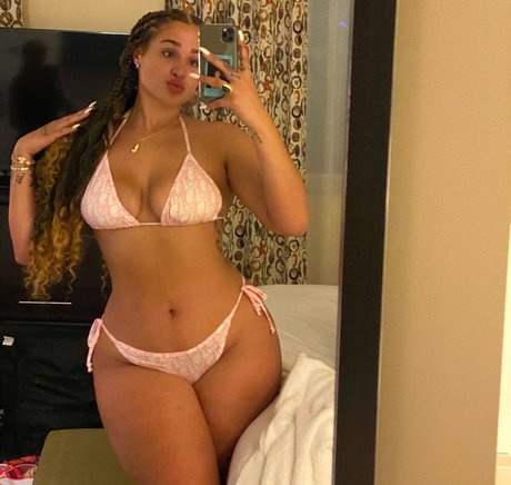 janaevic star sex photos