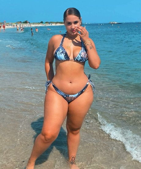 janaevic model adult img