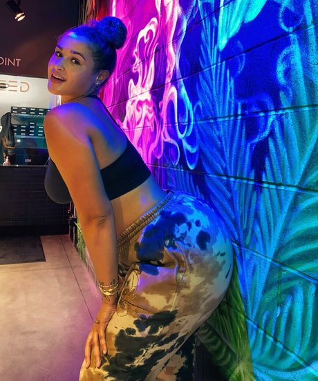 janaevic nude star galleries