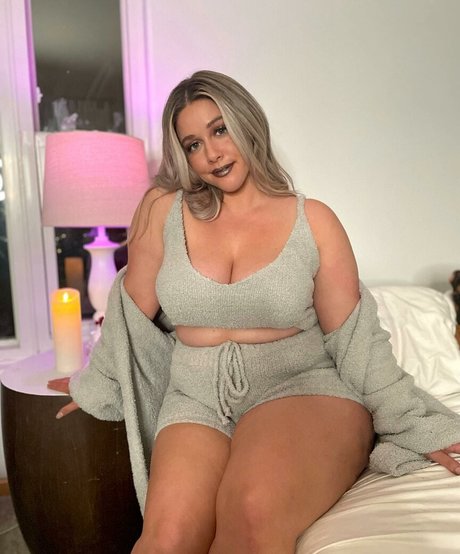 Ellanabryan erotic pornstar photo