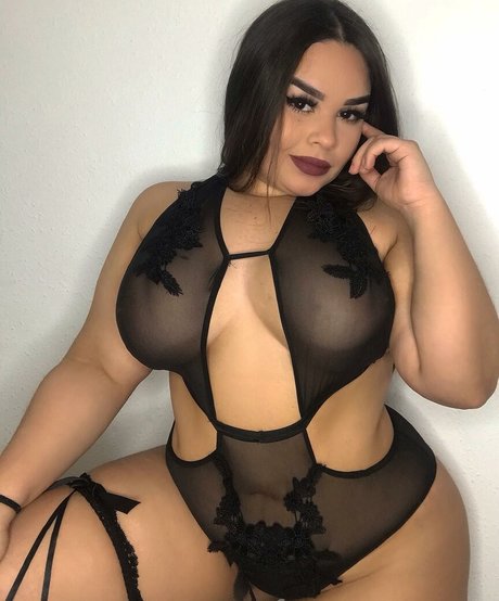 Curvyexoticaa xxx model pics