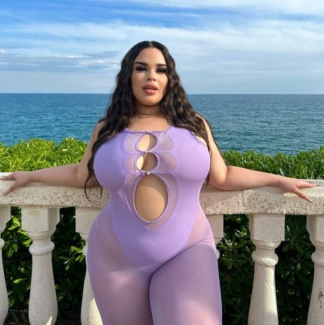 Curvyexoticaa exclusive pornstar pics