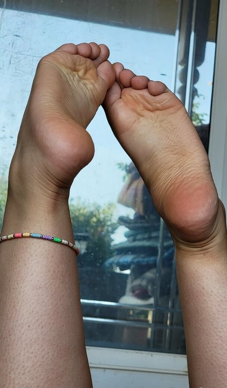 trins feetfree model porn photo