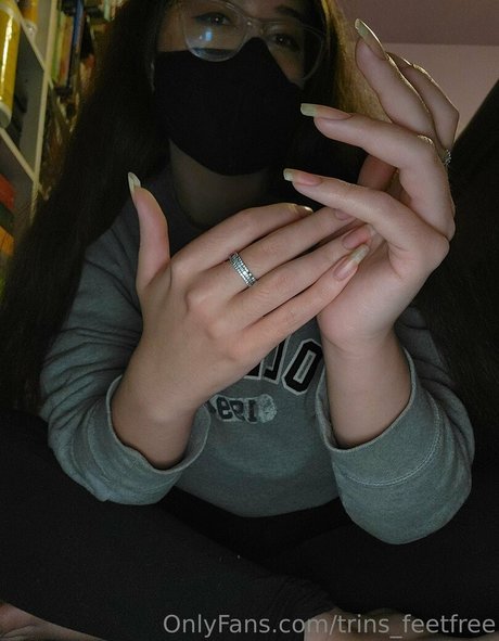 trins feetfree free model img