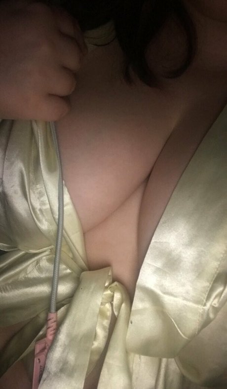 divine hedonist model best pic