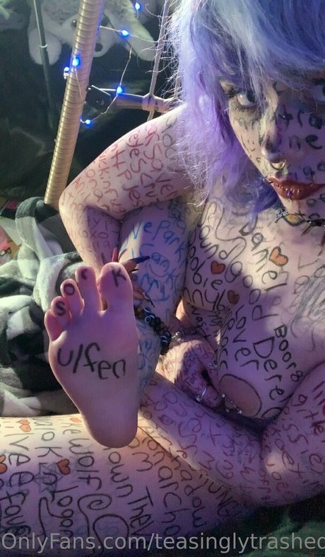 teasinglytrashed art model img