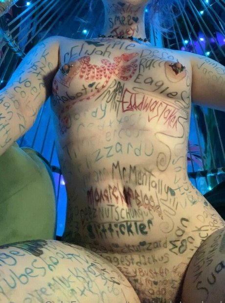 teasinglytrashed model erotic pic