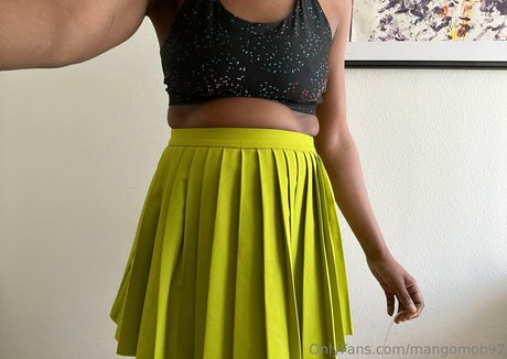 mangomob92 erotic model img