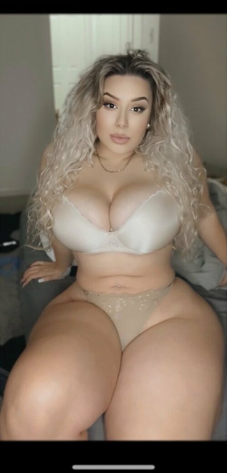 Blondiemami best model picture