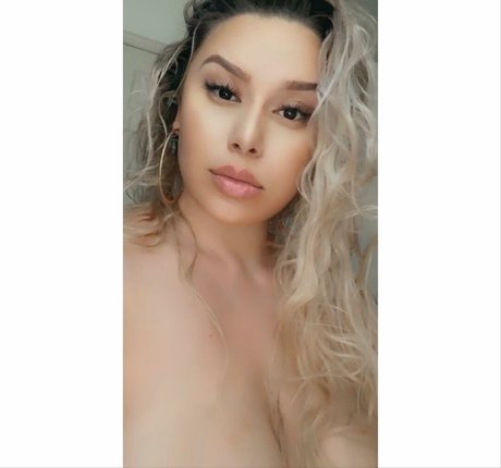 Blondiemami pornstar pic