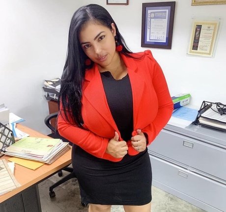 mizzissy hot model picture