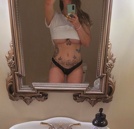 ASMRDailyRoutine model porn photo