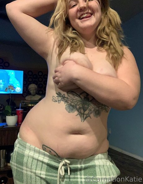 carnationkatie pornographic model photo