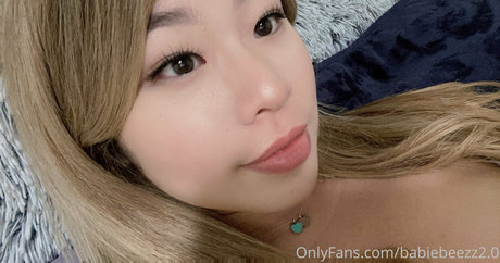 babiebeezz2 0 top profile image