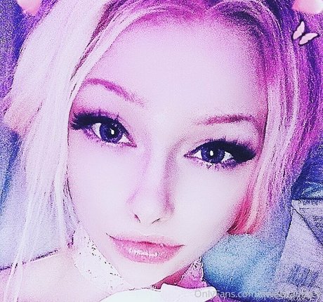 qweenaudrey naked pornstar photos