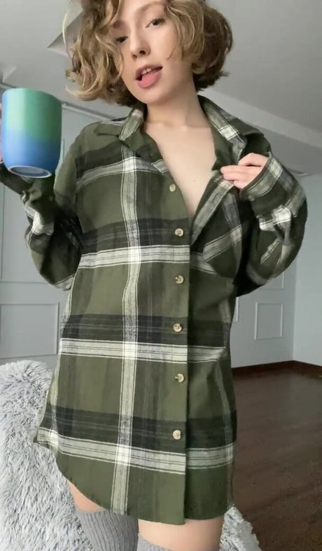 MintakaAww pornstar naked archive