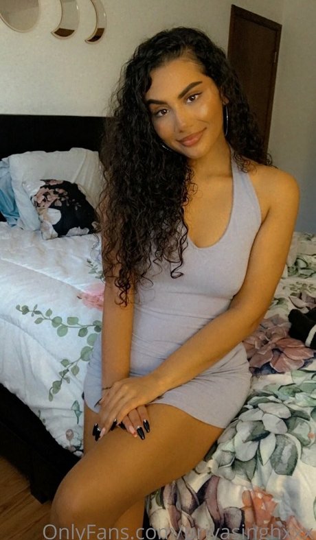 Priya Singh free model photo