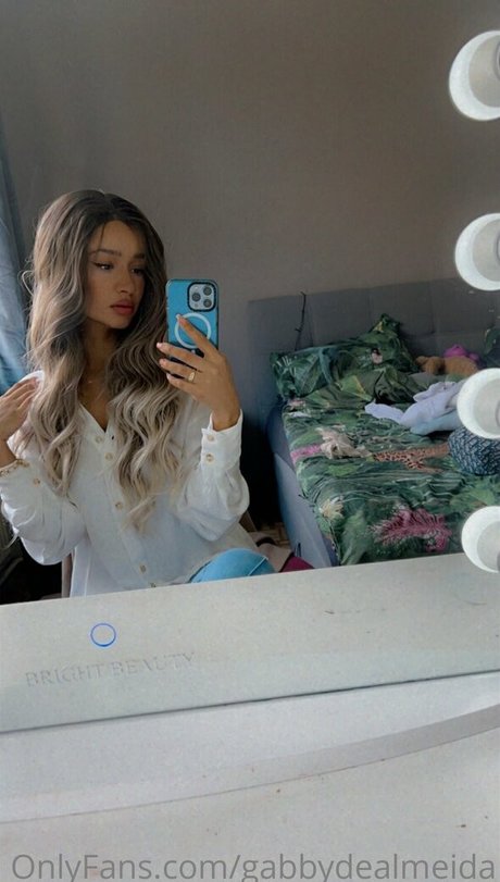 gabbydealmeida sex star pic