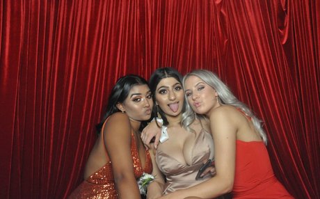 Busty Indian top pornstar pics