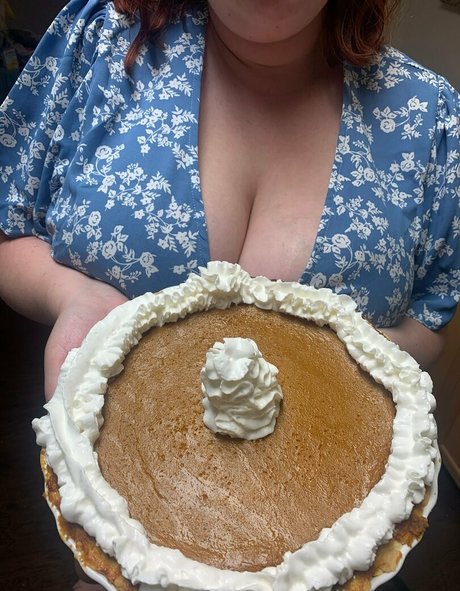 kyliethecurvy porn model photo