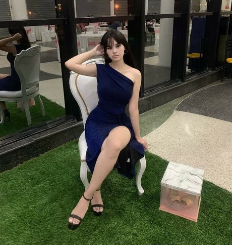 Moodyylorac model erotic pic