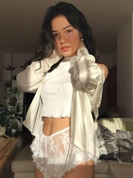 Sanri0bitch model erotic galleries