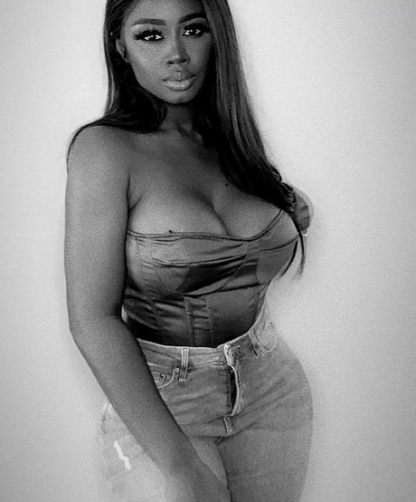LXRYCC exclusive model pic