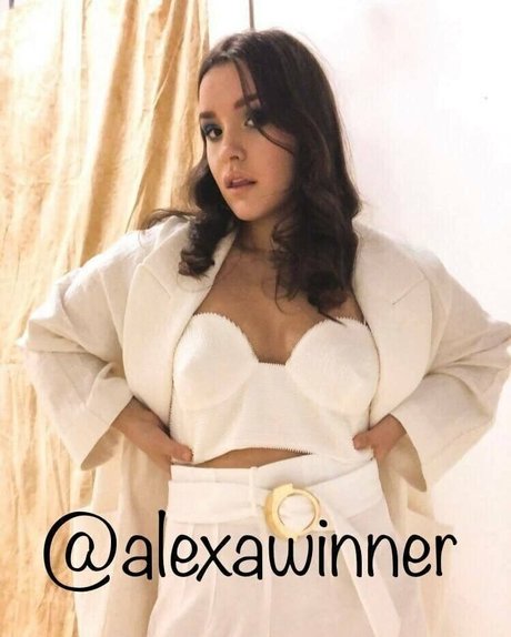 selenaadoll1 model sexy photos