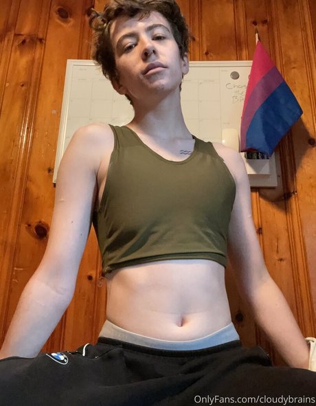 cloudybrains beautiful pornstar img